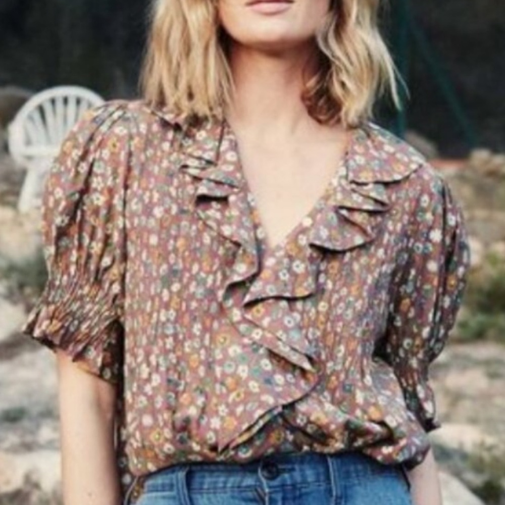 Doen Floral Ruffle Blouse - like new. Size XS.